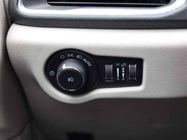 used 2023 Chrysler Pacifica car, priced at $29,720