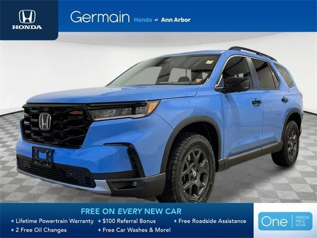 new 2025 Honda Pilot car, priced at $49,314