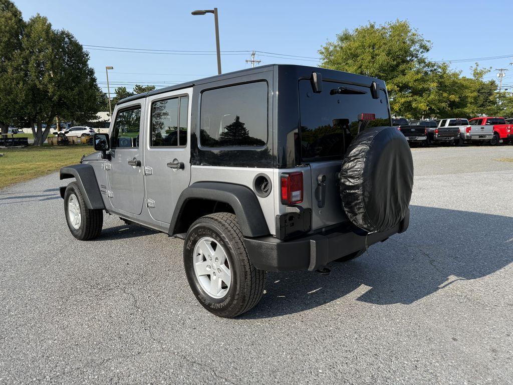 used 2015 Jeep Wrangler Unlimited car, priced at $14,895