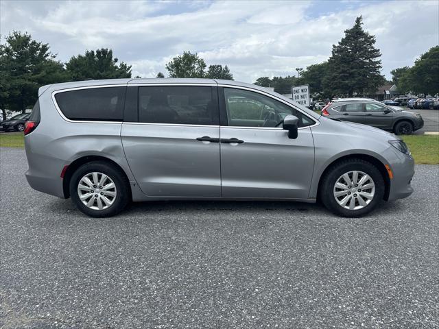 used 2018 Chrysler Pacifica car, priced at $8,995