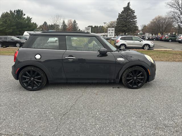 used 2018 MINI Hardtop car, priced at $12,995