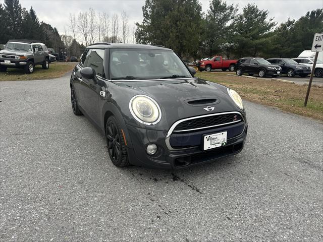 used 2018 MINI Hardtop car, priced at $12,995