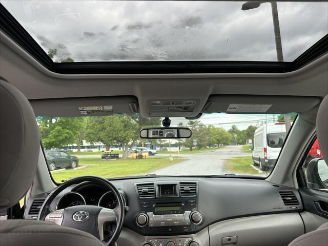 used 2009 Toyota Highlander car, priced at $8,995