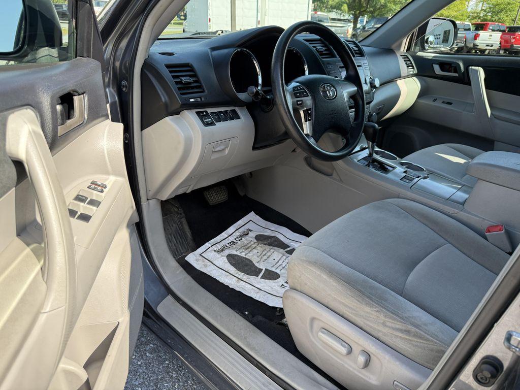 used 2011 Toyota Highlander car, priced at $8,995