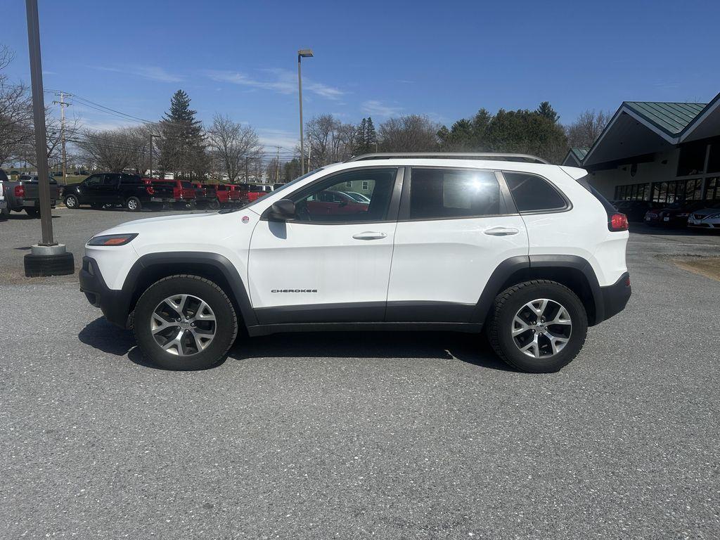 used 2015 Jeep Cherokee car, priced at $9,995