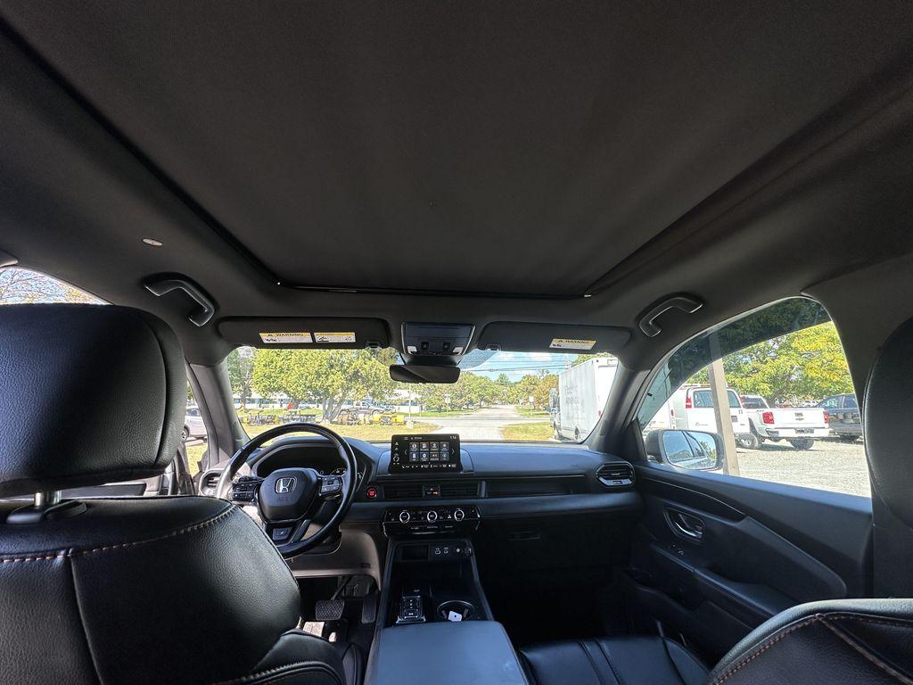 used 2025 Honda Pilot car, priced at $42,895
