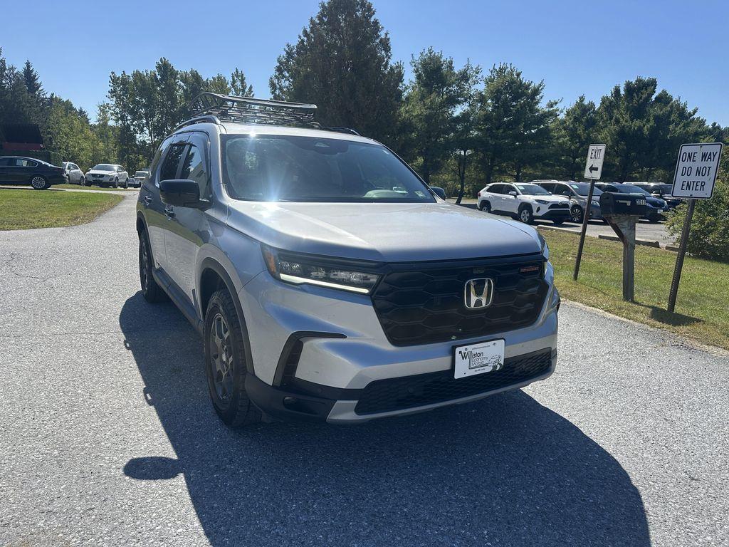 used 2025 Honda Pilot car, priced at $42,895