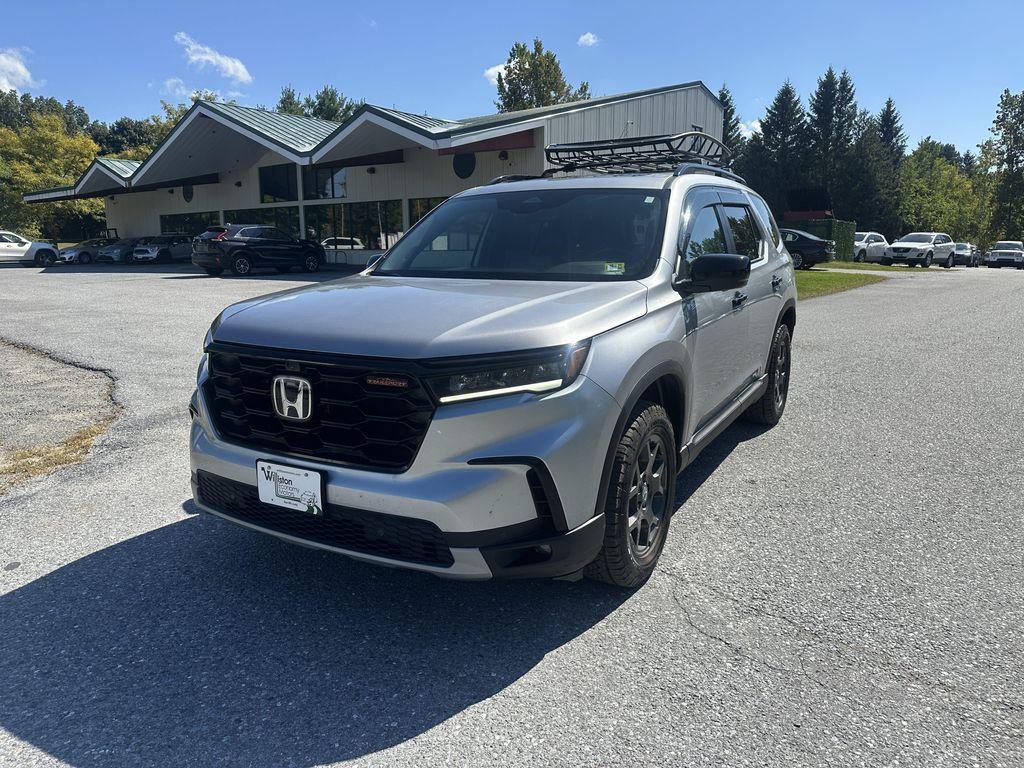 used 2025 Honda Pilot car, priced at $42,895