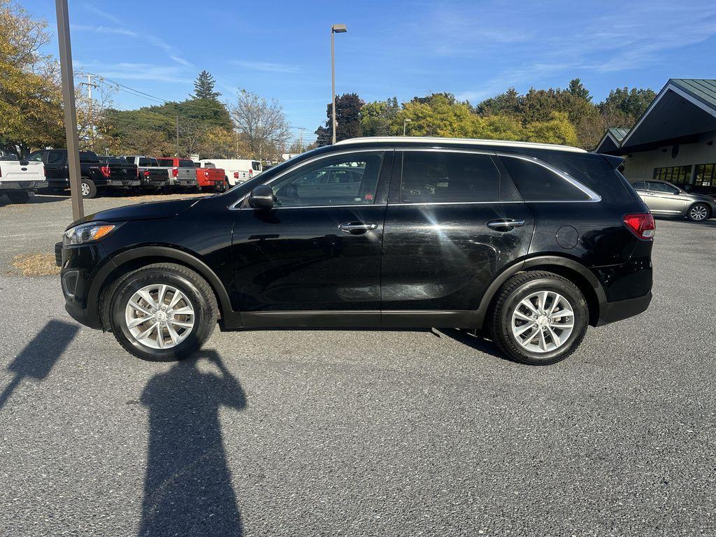 used 2016 Kia Sorento car, priced at $5,895