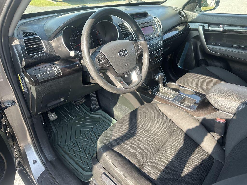 used 2014 Kia Sorento car, priced at $7,885