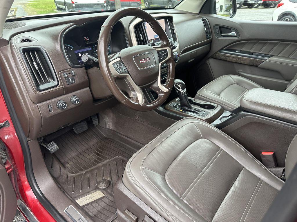 used 2022 GMC Canyon car, priced at $26,995