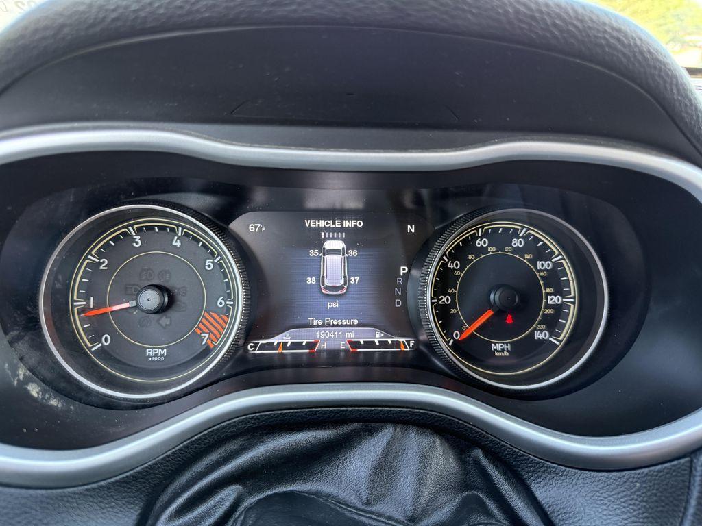 used 2015 Jeep Cherokee car, priced at $5,995