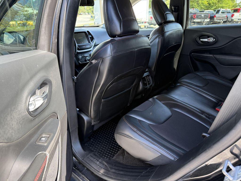 used 2015 Jeep Cherokee car, priced at $5,995