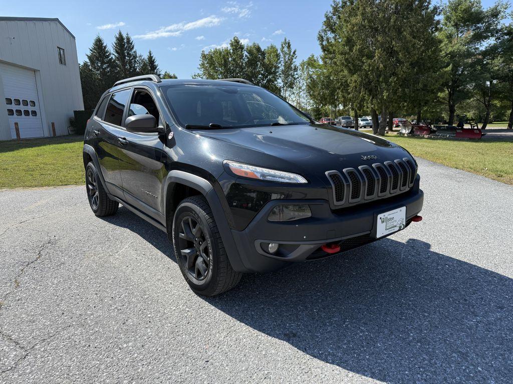 used 2015 Jeep Cherokee car, priced at $5,995