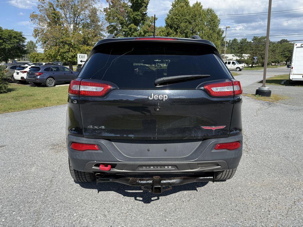 used 2015 Jeep Cherokee car, priced at $5,995
