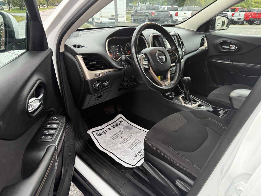 used 2015 Jeep Cherokee car, priced at $6,995