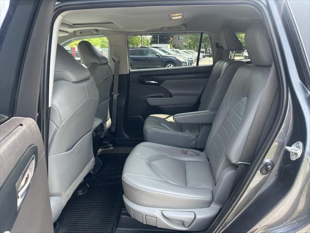used 2020 Toyota Highlander car, priced at $25,995