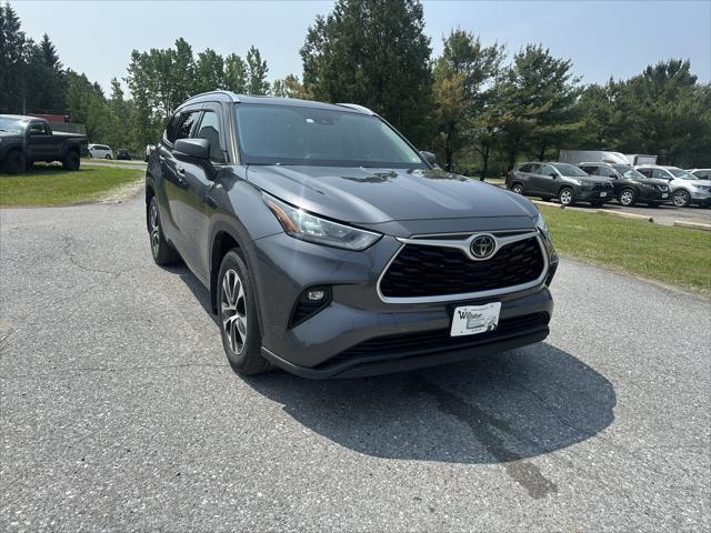 used 2020 Toyota Highlander car, priced at $25,995