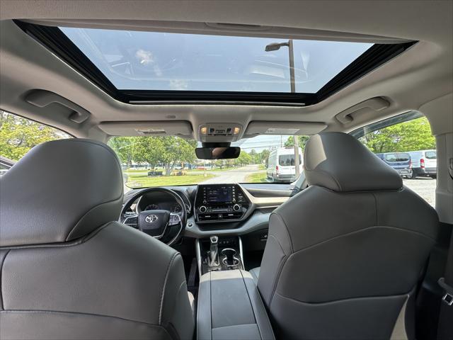 used 2020 Toyota Highlander car, priced at $25,995