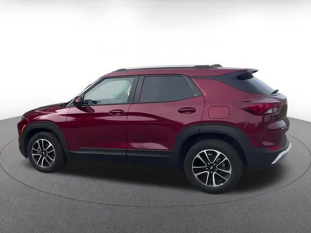 used 2025 Chevrolet TrailBlazer car, priced at $23,567