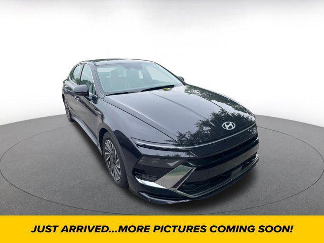 used 2024 Hyundai Sonata Hybrid car, priced at $25,217