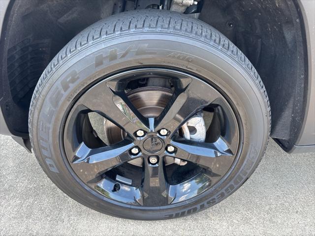 used 2022 Jeep Grand Cherokee car, priced at $33,599