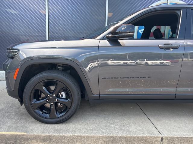 used 2022 Jeep Grand Cherokee car, priced at $33,599