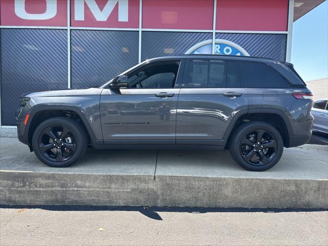 used 2022 Jeep Grand Cherokee car, priced at $33,599