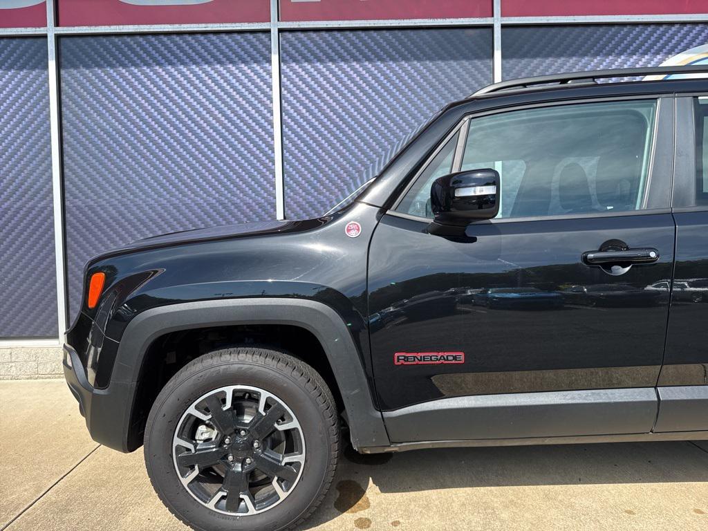 used 2023 Jeep Renegade car, priced at $25,403