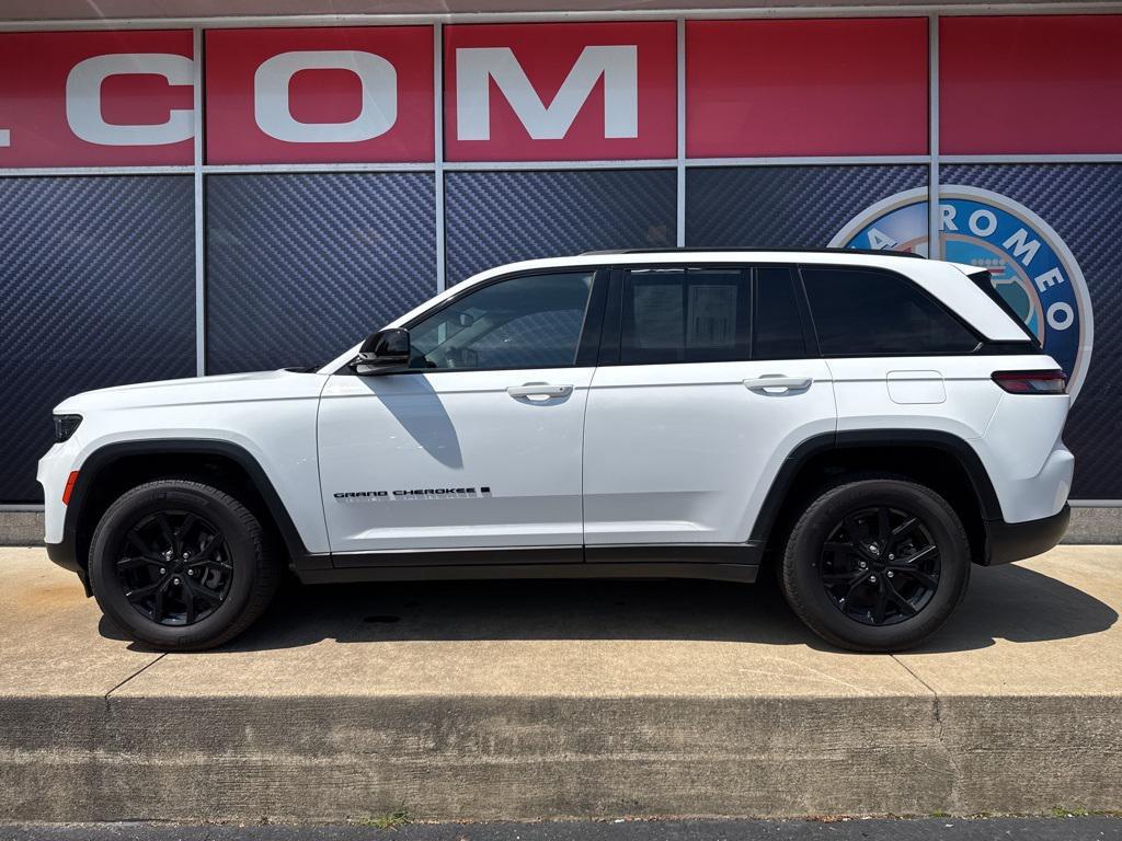 used 2024 Jeep Grand Cherokee car, priced at $36,290