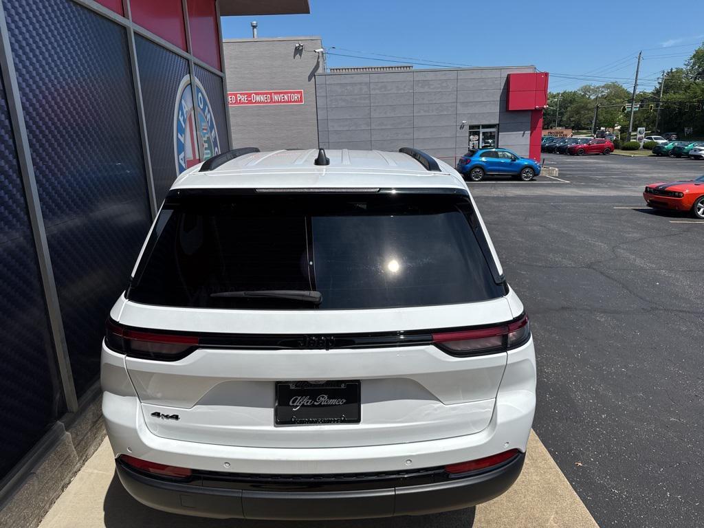 used 2024 Jeep Grand Cherokee car, priced at $36,290