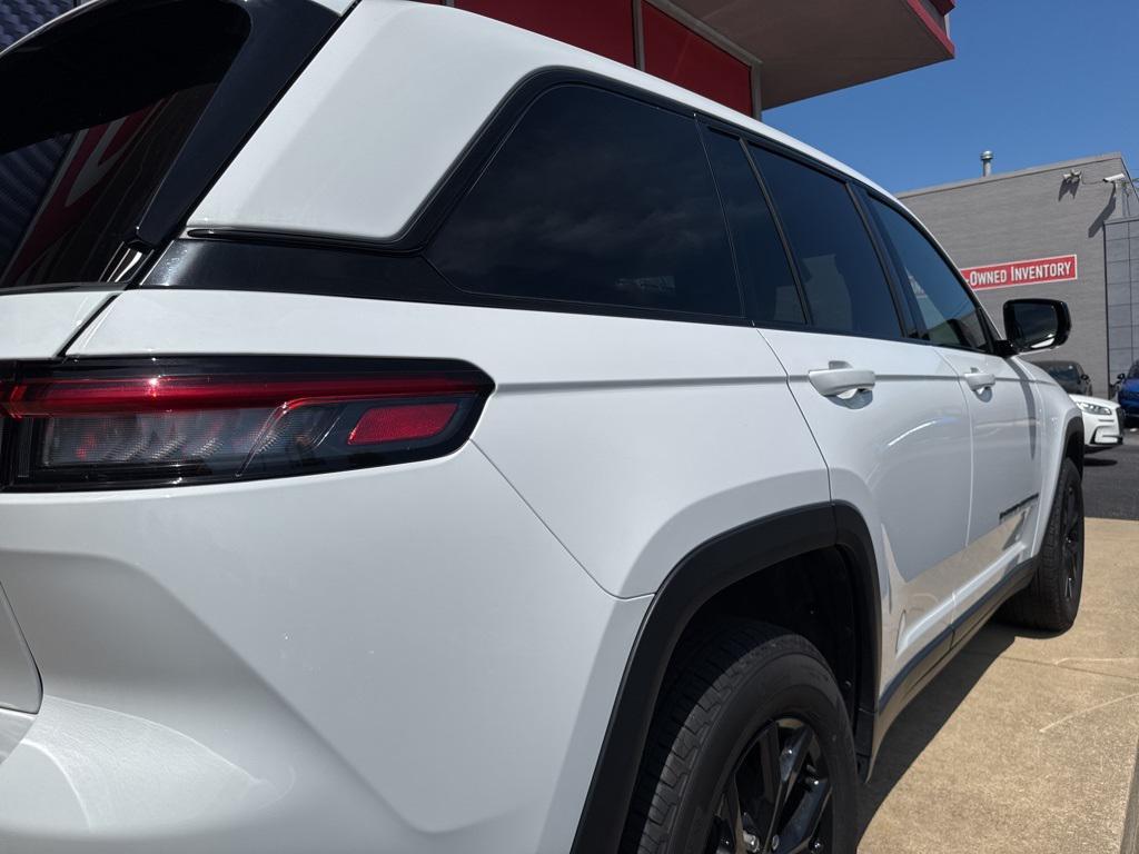 used 2024 Jeep Grand Cherokee car, priced at $36,290
