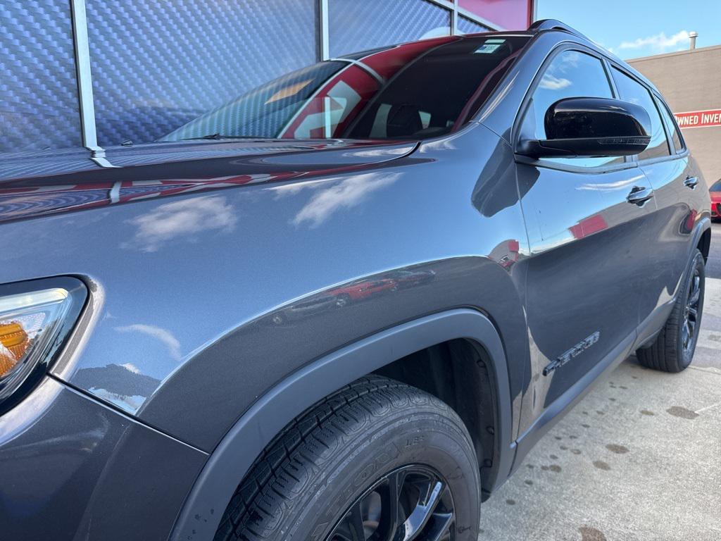 used 2023 Jeep Cherokee car, priced at $23,999