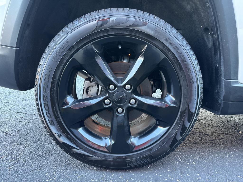 used 2024 Jeep Grand Cherokee car, priced at $34,497