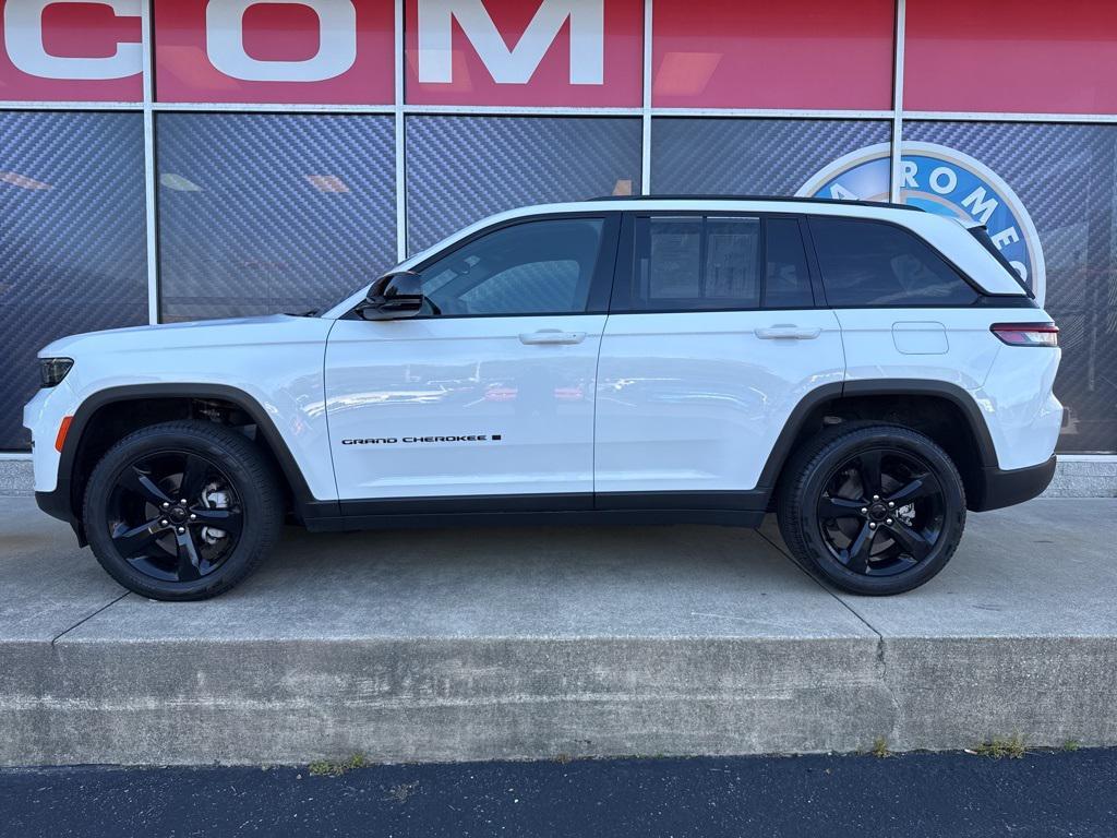 used 2024 Jeep Grand Cherokee car, priced at $34,497