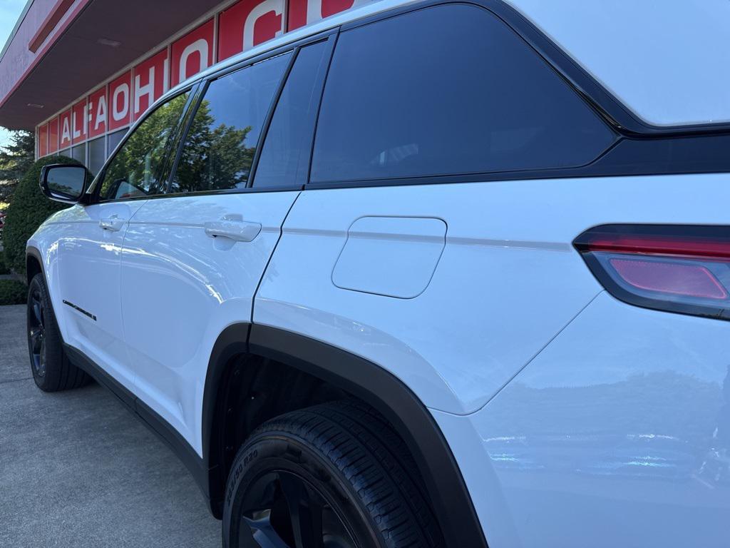 used 2024 Jeep Grand Cherokee car, priced at $34,497