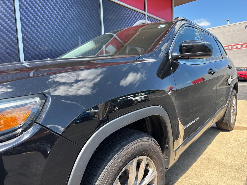 used 2022 Jeep Cherokee car, priced at $25,015