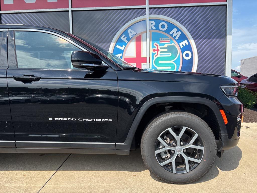 used 2024 Jeep Grand Cherokee car, priced at $40,706