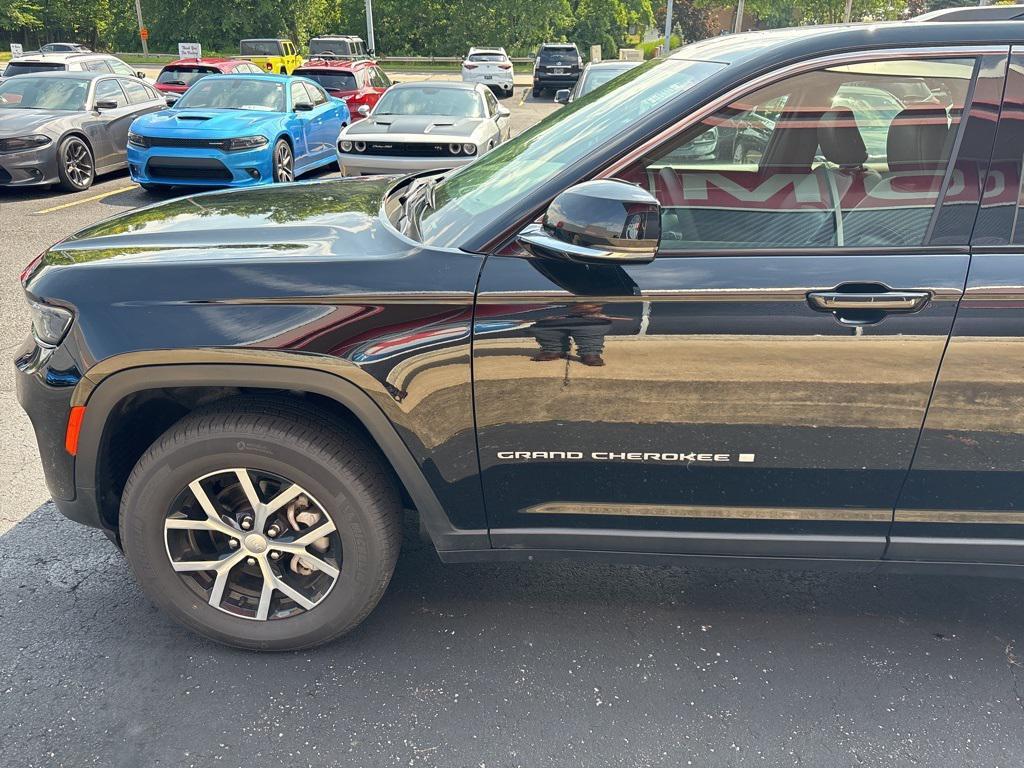 used 2024 Jeep Grand Cherokee car, priced at $40,706
