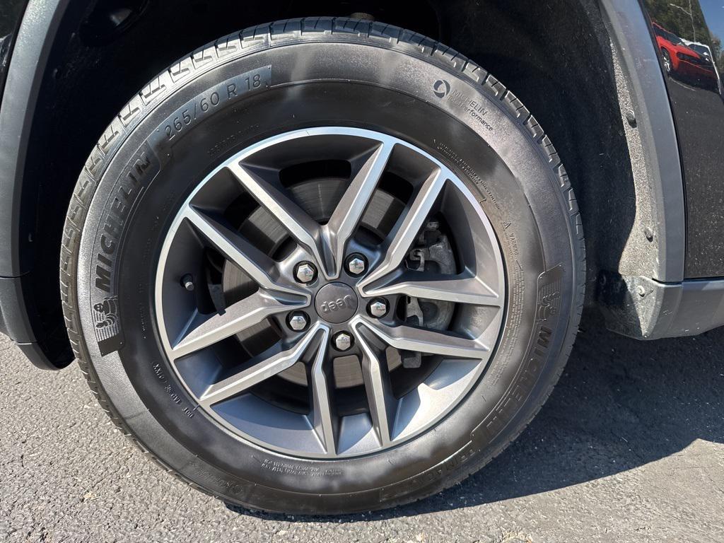 used 2021 Jeep Grand Cherokee car, priced at $24,638