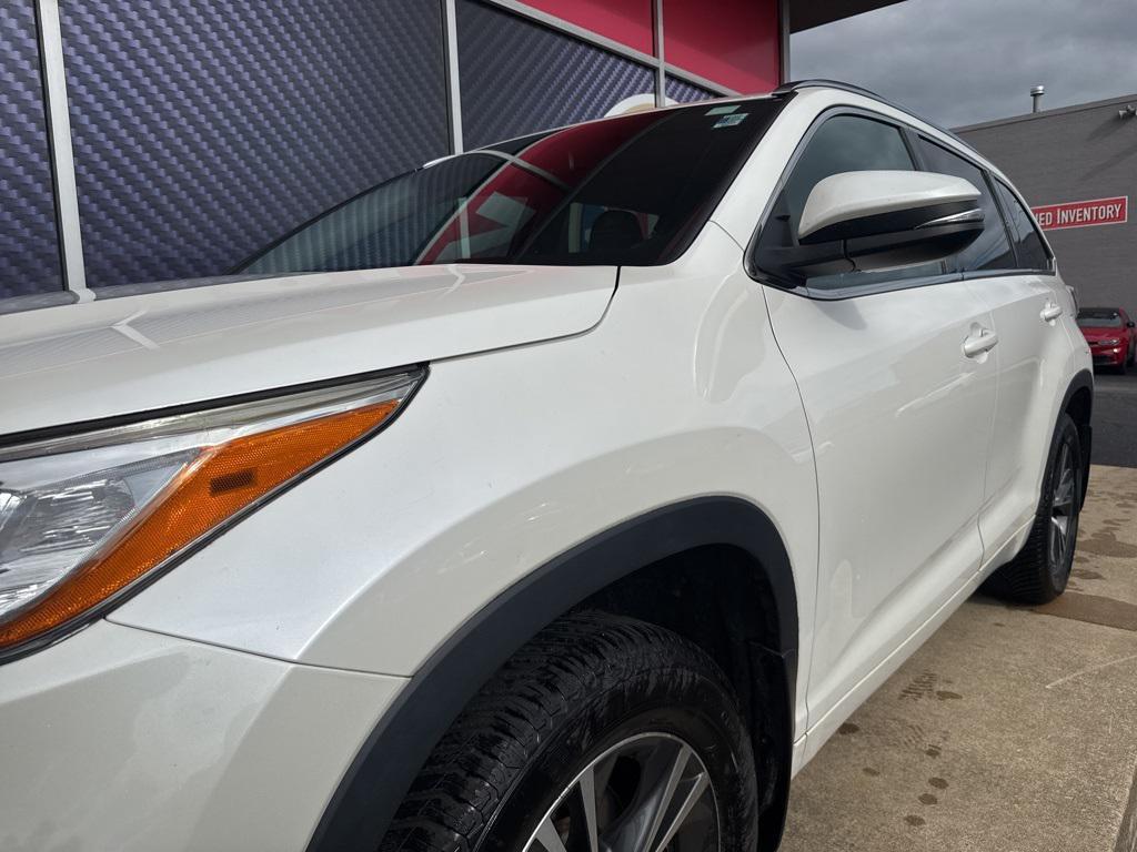 used 2016 Toyota Highlander car, priced at $19,309