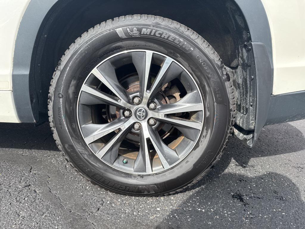 used 2016 Toyota Highlander car, priced at $19,309