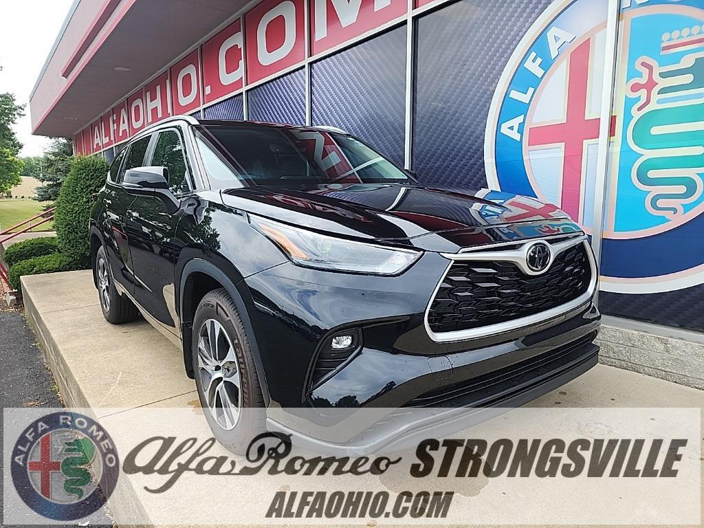 used 2023 Toyota Highlander car, priced at $38,994