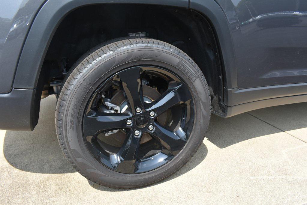 used 2025 Jeep Grand Cherokee car, priced at $45,638