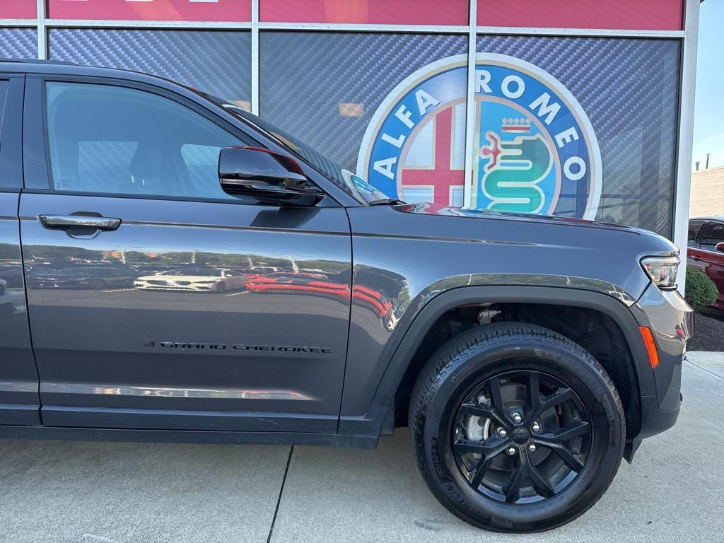 used 2024 Jeep Grand Cherokee car, priced at $35,496