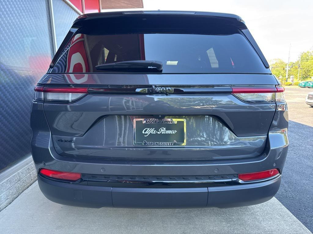 used 2024 Jeep Grand Cherokee car, priced at $35,496