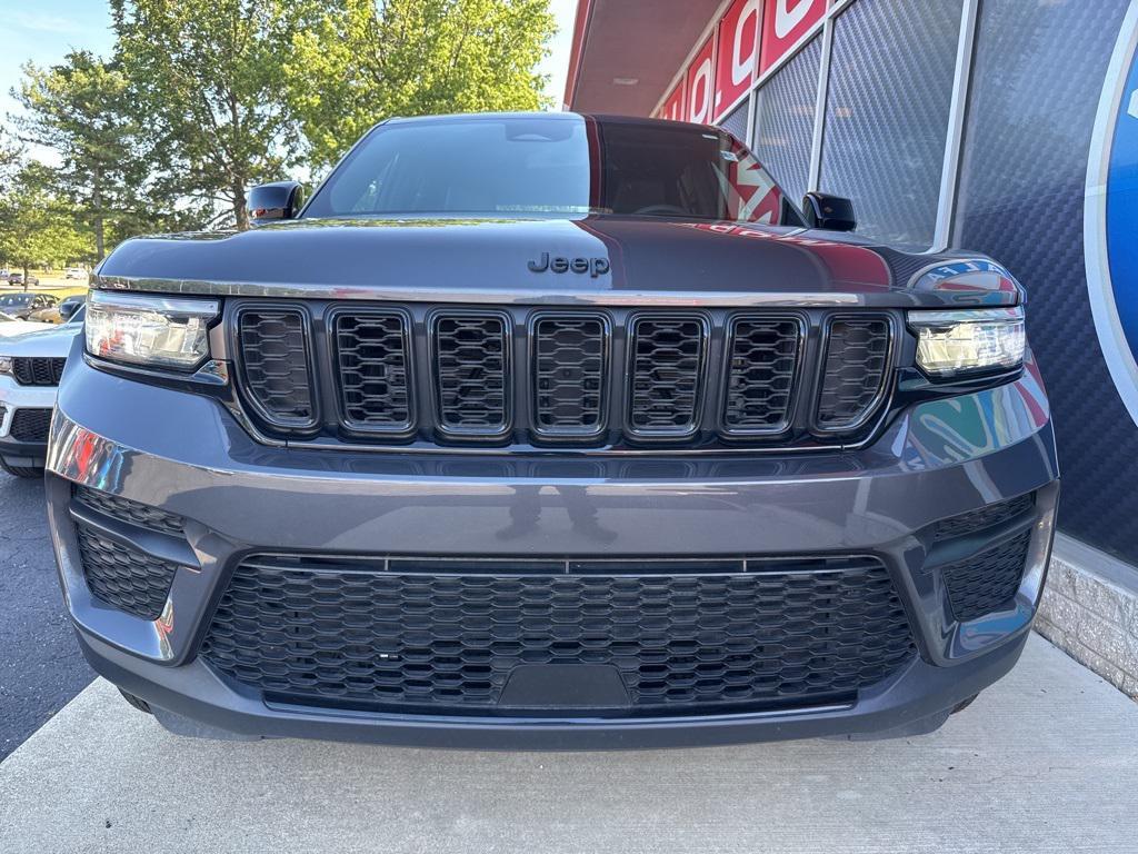 used 2024 Jeep Grand Cherokee car, priced at $35,496