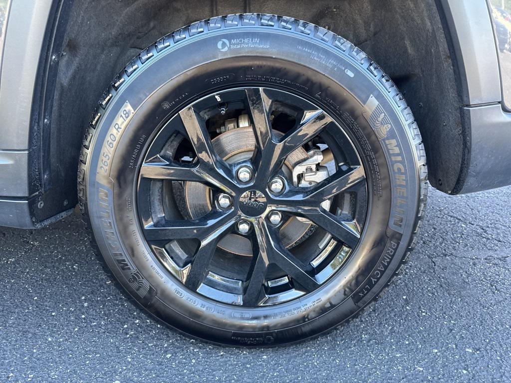 used 2024 Jeep Grand Cherokee car, priced at $35,496