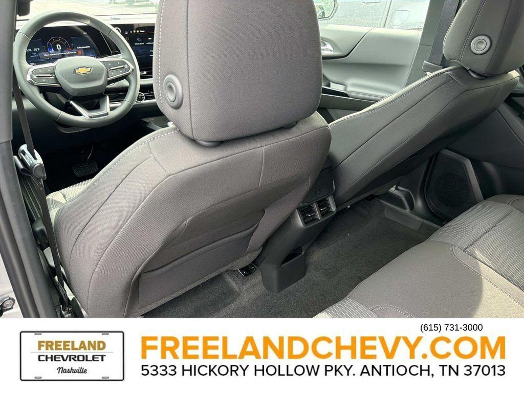 new 2026 Chevrolet Equinox car, priced at $30,495