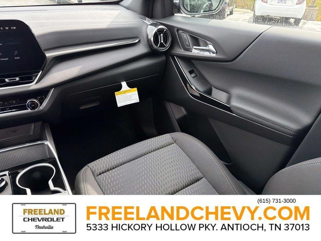 new 2026 Chevrolet Equinox car, priced at $30,495